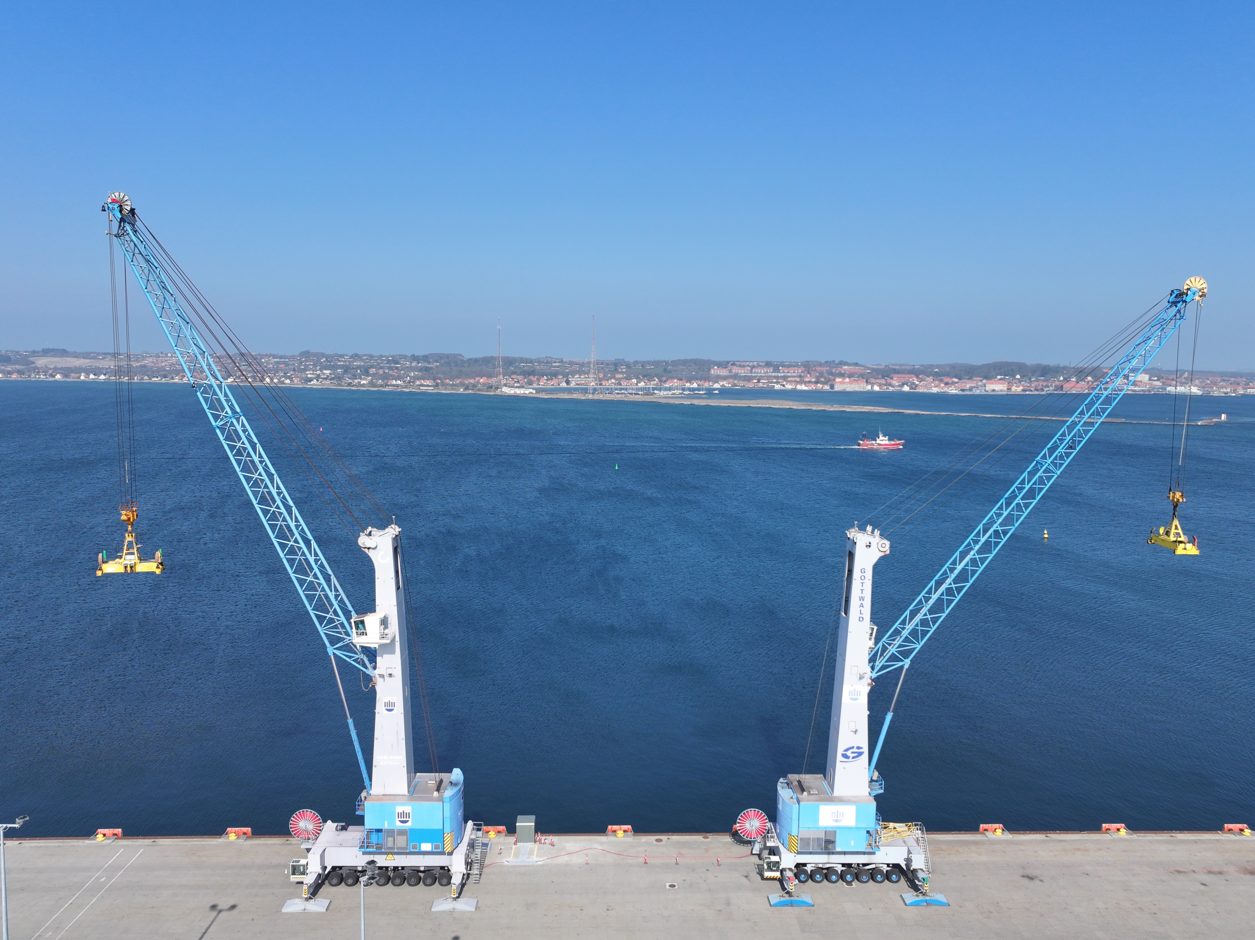 Kalundborg Havns to containerkraner, Gottwald 100 og Gottwald 150.